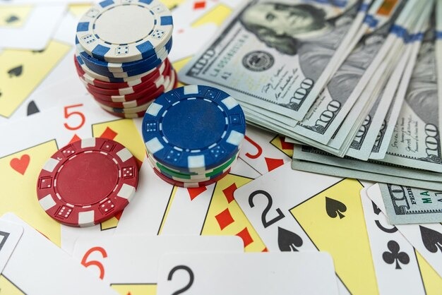 Live Sic Bo betting interface with dice roll animation on mgs888